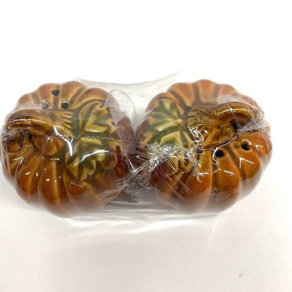 NOS Vintage Inspired Pumpkin Fall Harvest 2”x2” Salt Pepper Shaker Set Ceramic - Picture 5 of 9